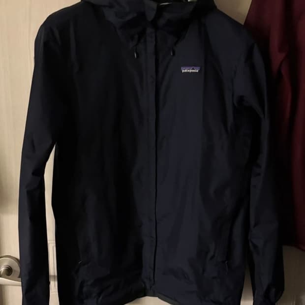 파타고니아 토렌쉘 M 사이즈 네이비  오염 얼룩 아예 없습니다  발견시 