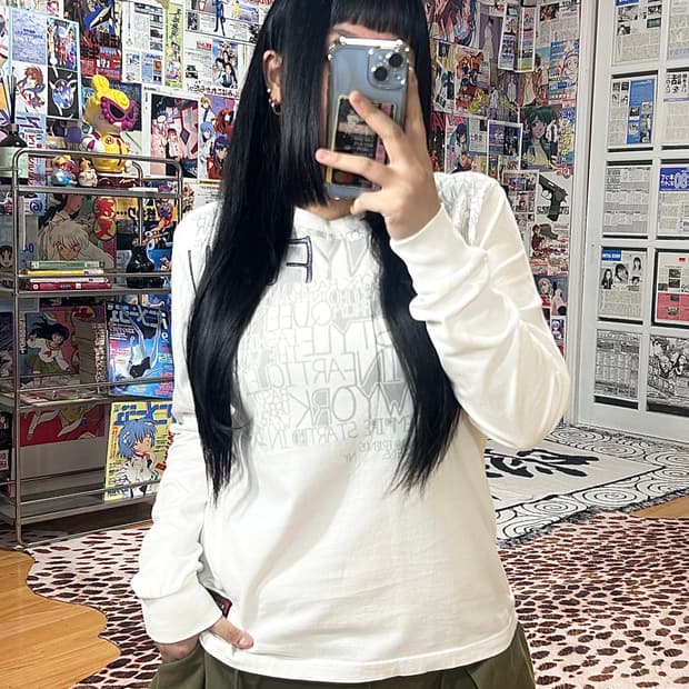 후부 화이트 레터링 자수 롱슬리브