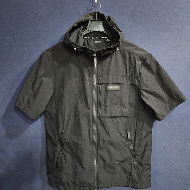 캘빈클라인 블랙 남성 105 반팔 바람막이 후드집업 자켓 
