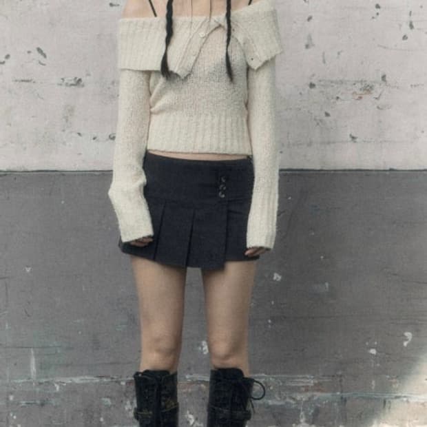 보헤미안서울 보헴서 단종 리브드 버튼 오프숄더 니트 아이보리