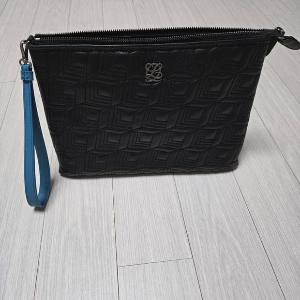 루이까또즈 클러치백