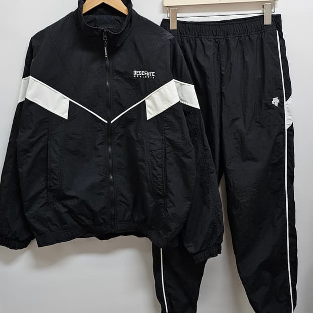 데상트 바람막이 트레이닝복 셋업 M 95
