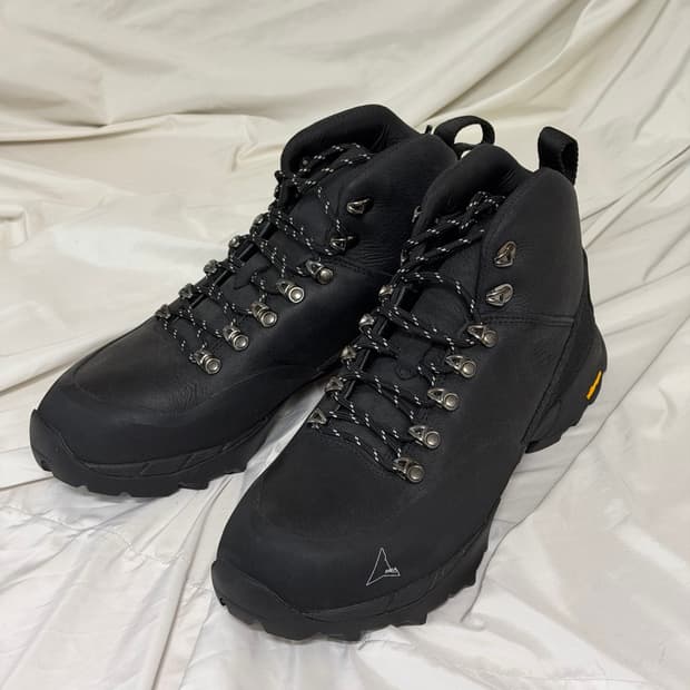 로아 하이킹 안드레아스 카프레더 부츠