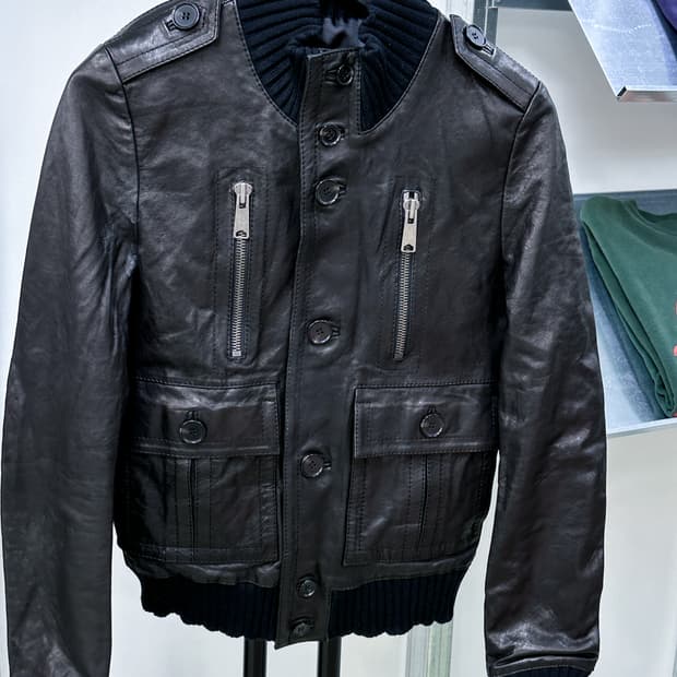 black pocket leather jacket