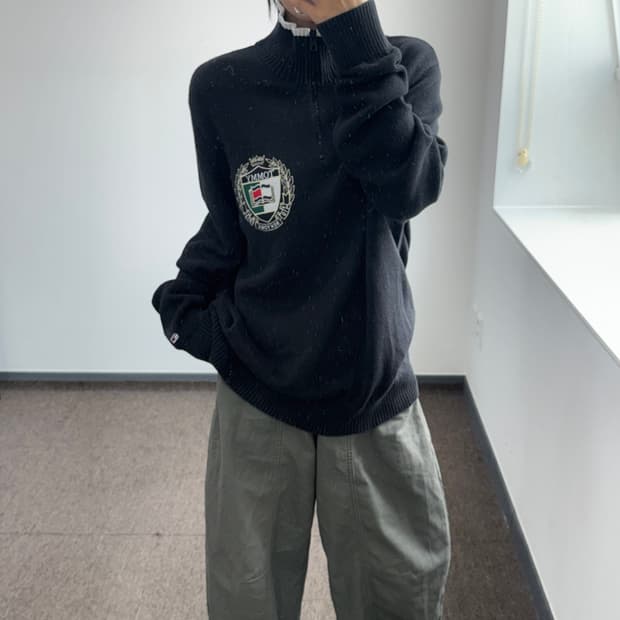 Tommy Hilfiger 타미힐피거 문장 로고 블랙 니트