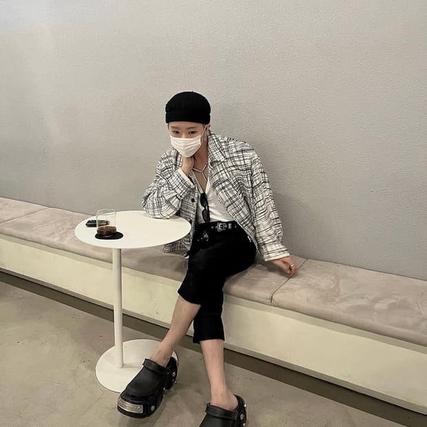 와이프로젝트 크리스탈 Y 목걸이