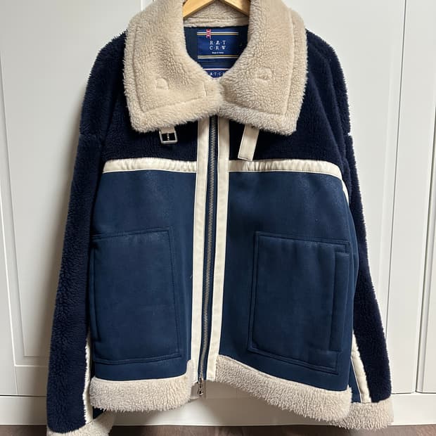 로맨틱크라운 무스탕 L