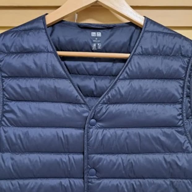 유니클로 남성 라이트다운패딩조끼 M사이즈