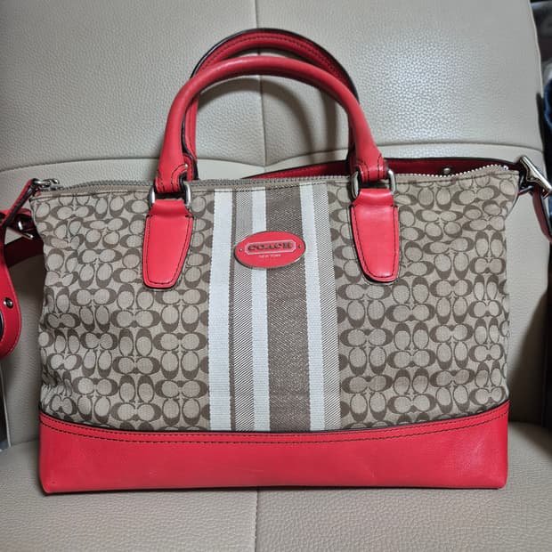 코치 시그니처 숄더백