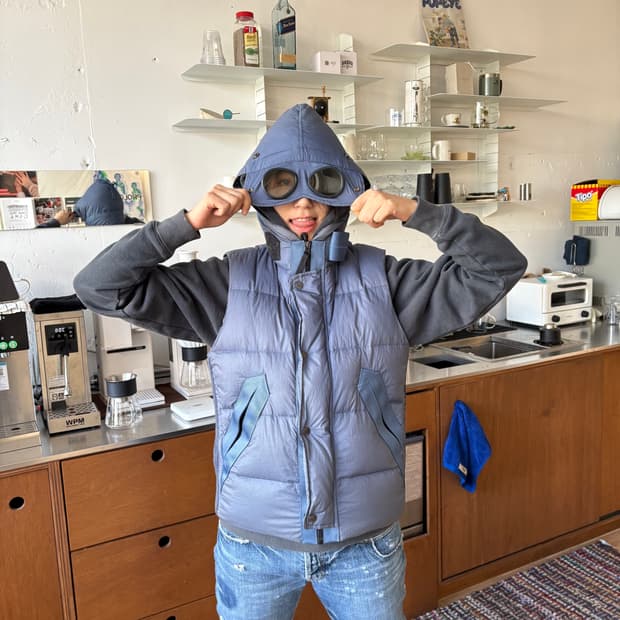 씨피컴퍼니 나일론 고글 푸퍼 후디드 베스트