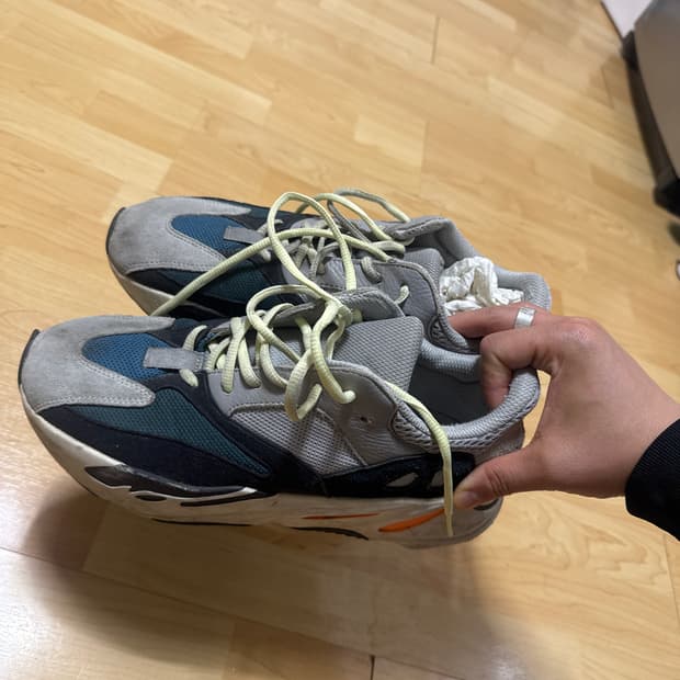 이지 yeezy700 265 급처 아디다스 이지 부스트 700 