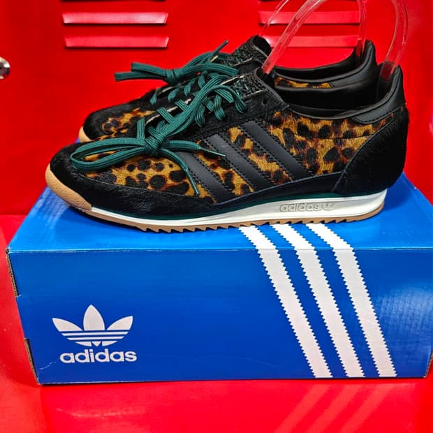 (새상품)아디다스(Adidas) 레오파드 코어 오프화이트 260size