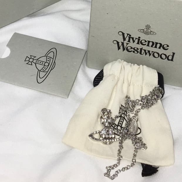 비비안 웨스트우드 목걸이 실버