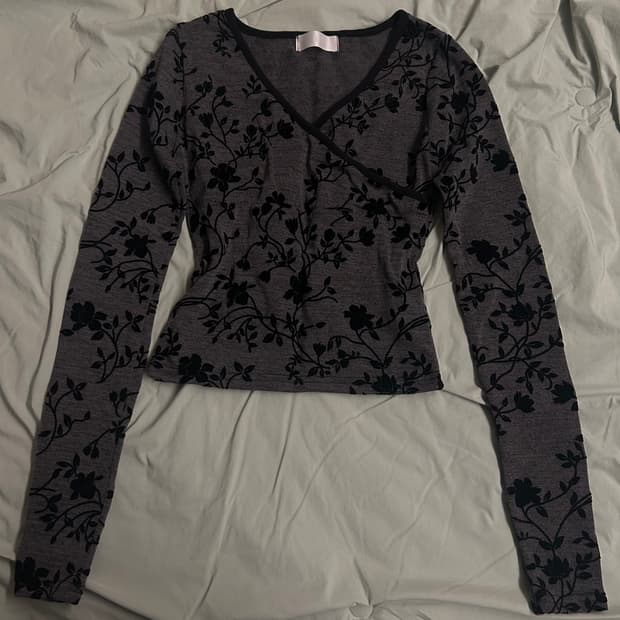 오리엔탈 벨벳 플라워 자가드 랩 티셔츠