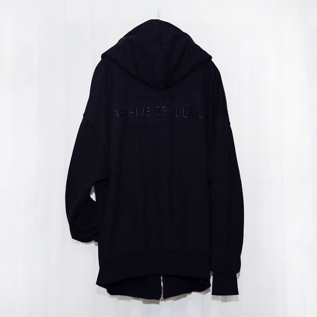 준지 (junn.j) 한정판 아카이브 레터링 후드 집업 (105+)