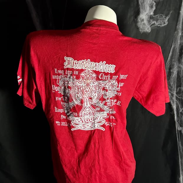 Beaumere script red short sleeve