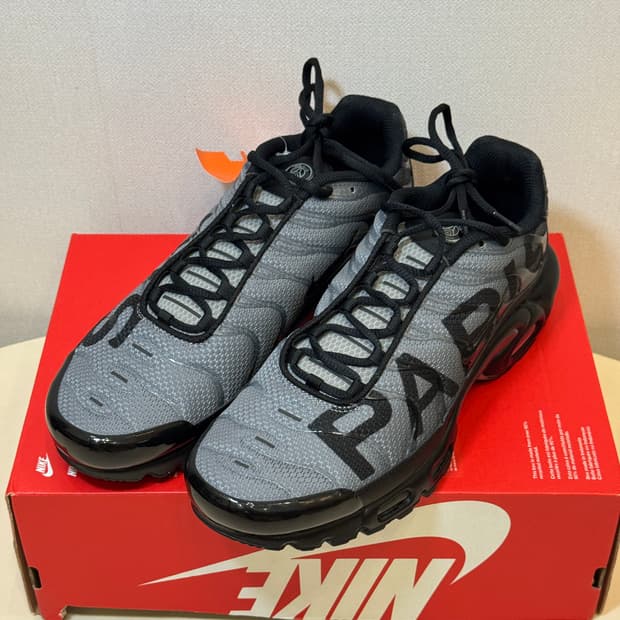 나이키 에어 맥스 플러스 블랙 파티클 그레이 280mm