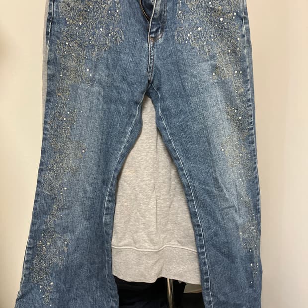 스티치 디테일 청바지