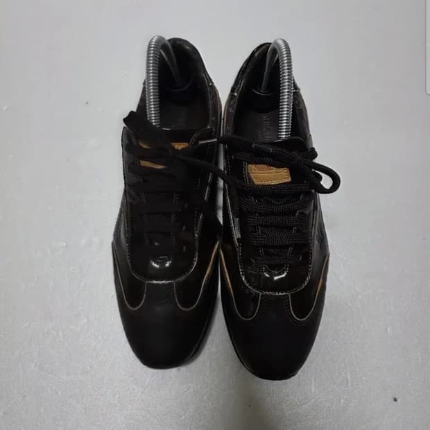 정품 루이비통 브라운 모노그램 스니커즈  사이즈 255