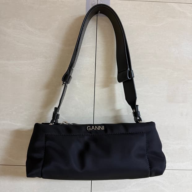 가니 필로우 바게트 백 숄더백