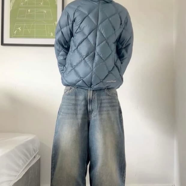 몽벨 다이아몬드 퀄팅 경량패딩 삽니다!