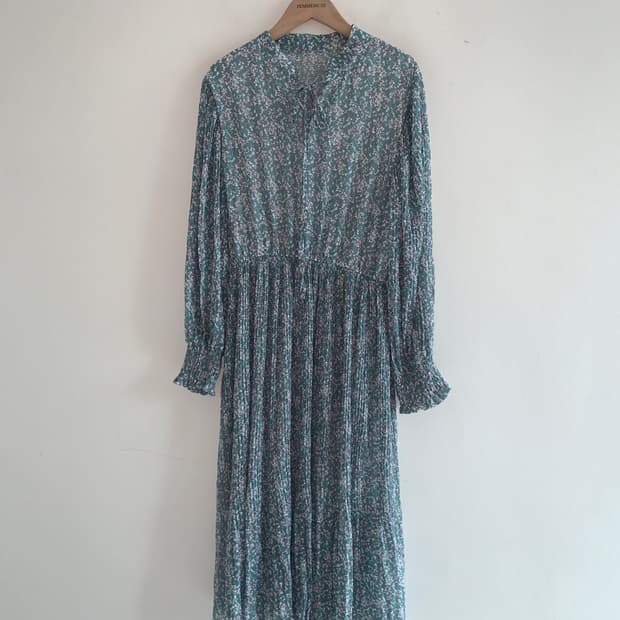Floret ribbon pleats dress