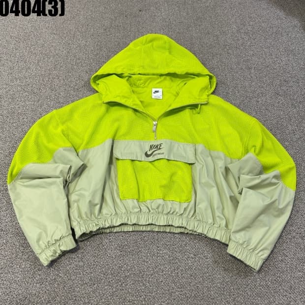 나이키 크롭 바람막이 아노락