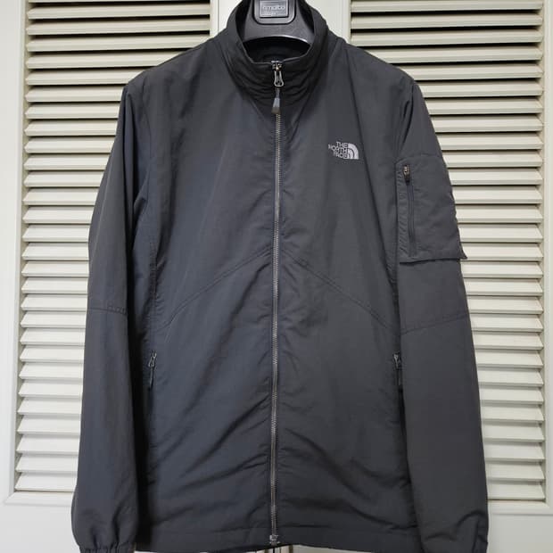 노스페이스 블랙 바람막이 자켓 어깨포켓 L 100
