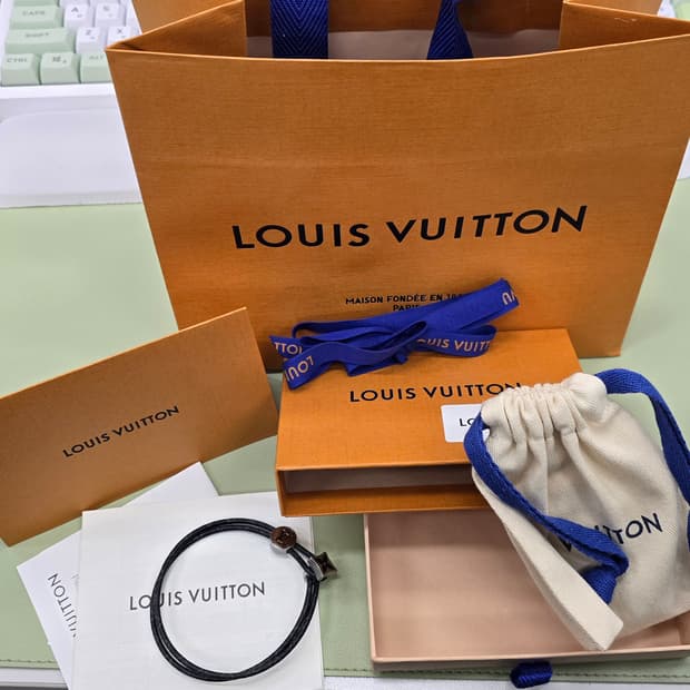 루이비통 캐치잇 모노그램 팔찌 21