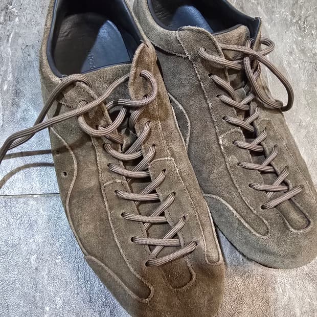 ROMANTIC MOVE 스웨이드 스니커즈