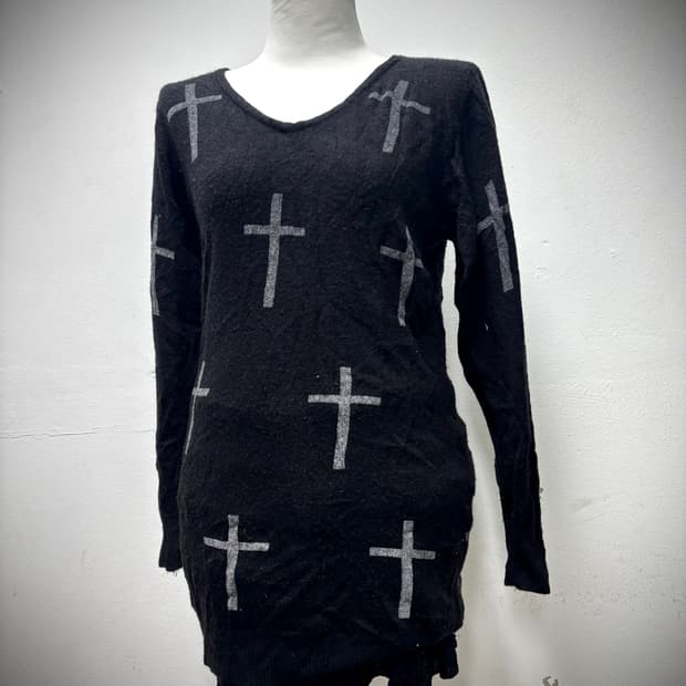 [00’s] Cross Print Black Sleeve