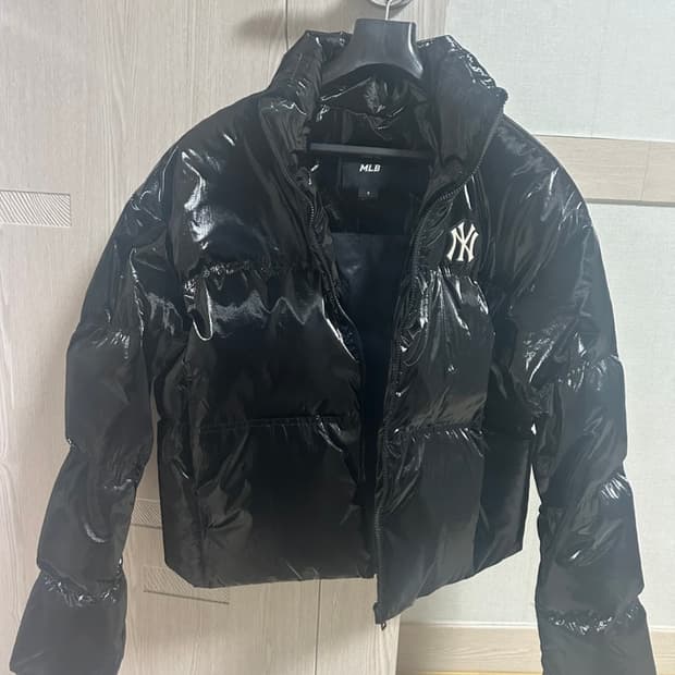 MLB 유광 커브 패딩(거의새것)