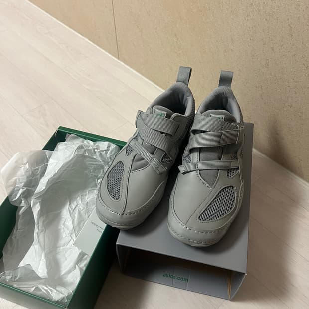 이세이 미야케 아식스 245