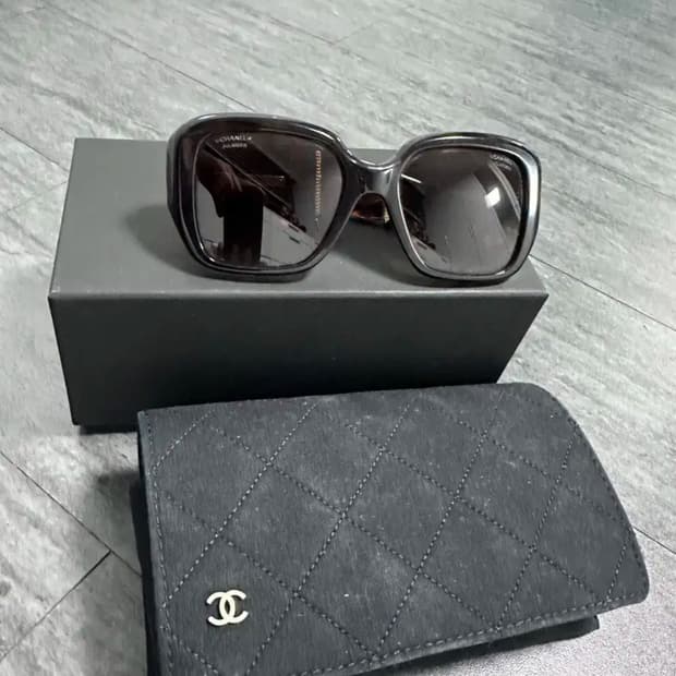 샤넬 스퀘어 프레임 아세테이트 선글라스