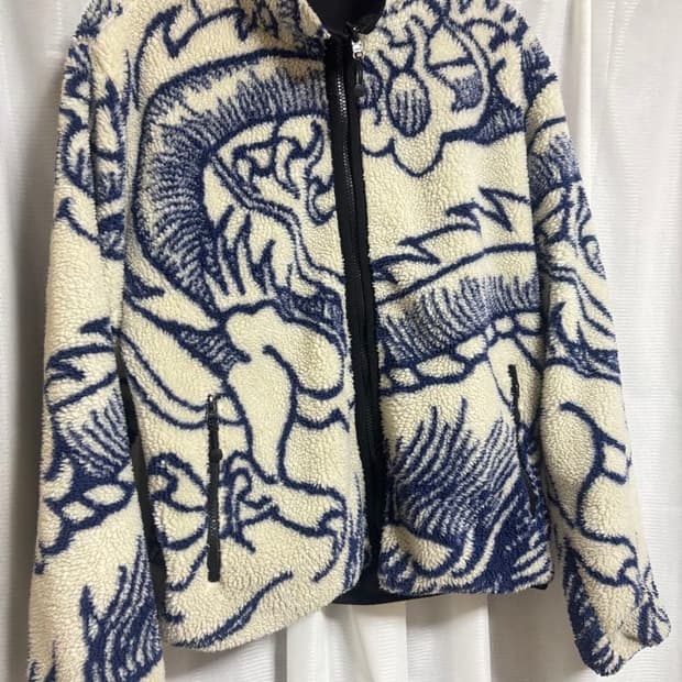 스투시 드래곤 리버시블 쉐르파 자켓 내츄럴