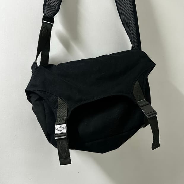 미스치프 MSCHF OXFORD MAIL BAG black