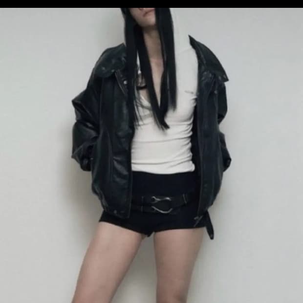보헤미안서울 패디드하이넥 모토 레더자켓 오버핏