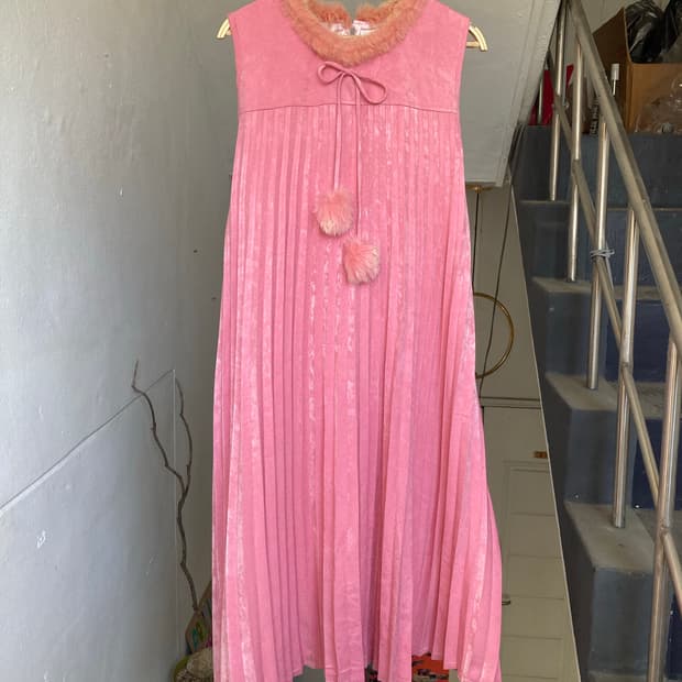 핑크 플리츠 롱 드레스