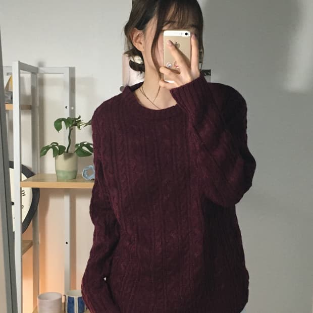 레드와인 꽈배기 니트