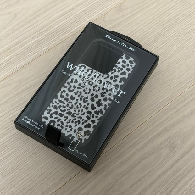 와일드플라워 아이폰15pro 케이스