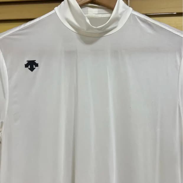 데상트 여성 기능성 하프터틀넥 이너티셔츠 M