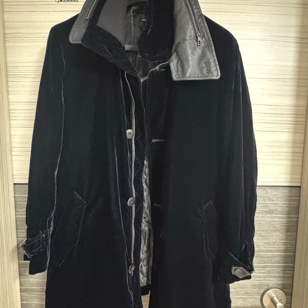 조르지오 아르마니 블랙라벨 벨벳후드 실사이즈 100