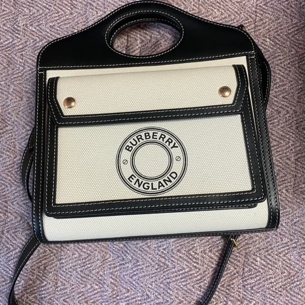 버버리 캔버스 토트백