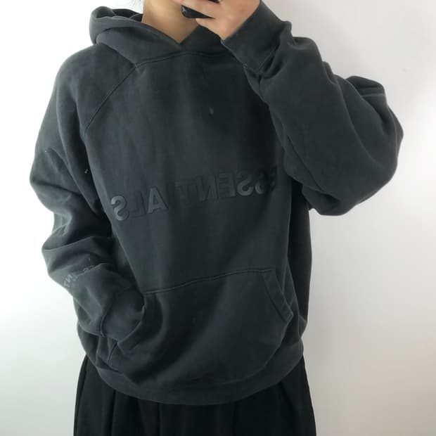[S] 에센셜 블랙 후드티