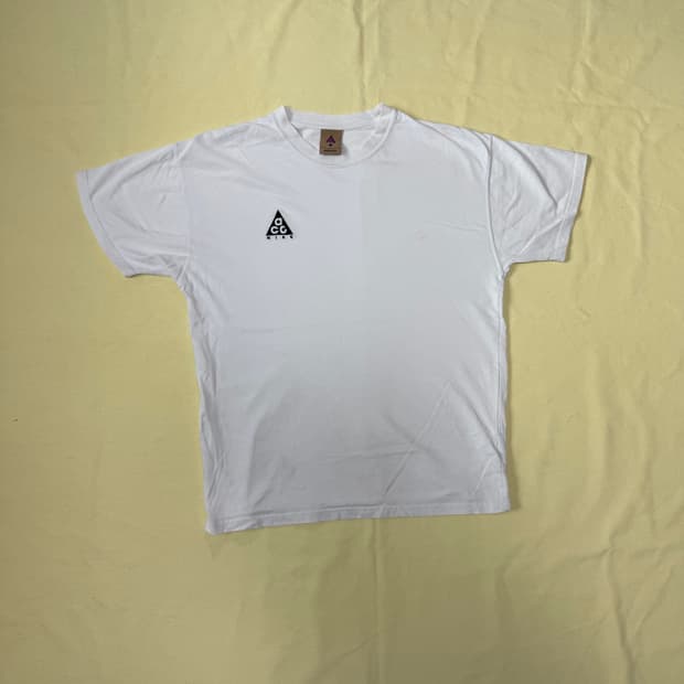 나이키 ACG 아이콘 자수 로고 반팔 티셔츠