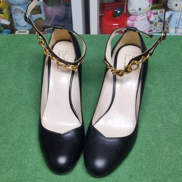 발목 체인 검정 가죽 힐