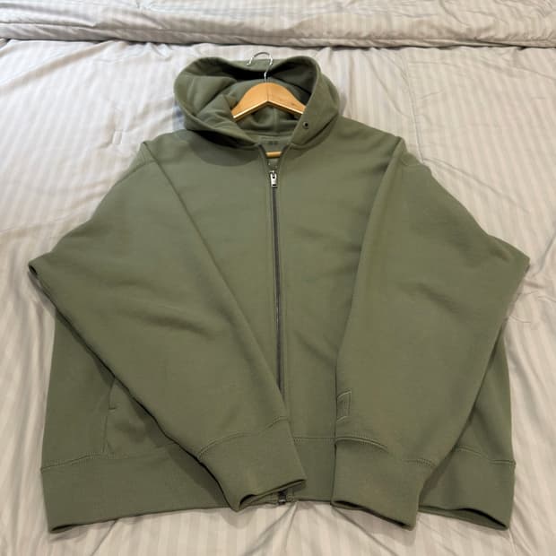 유니클로 jw앤더슨 후드집업