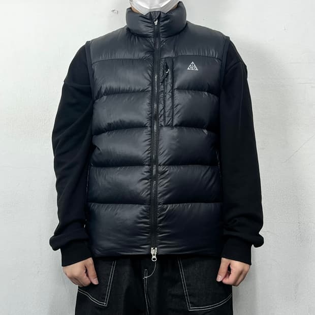 나이키 ACG 유광 에나멜 투웨이 구스다운 베스트