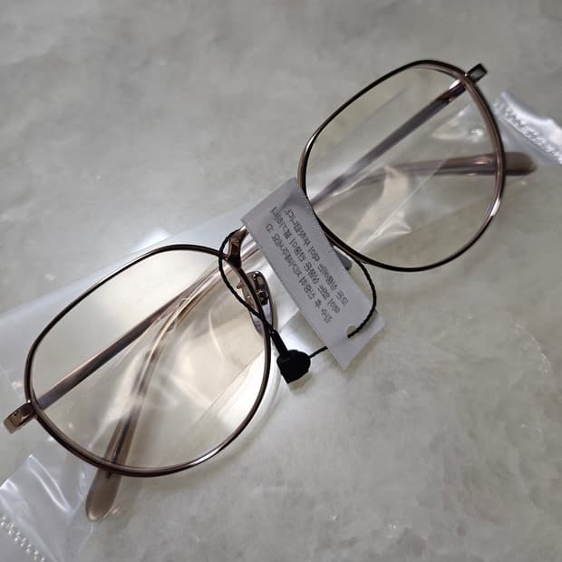 새제품 2개 합쳐서 가격 애쉬크로프트 휴즈 &앰버옵티컬 행크 새제품 안경