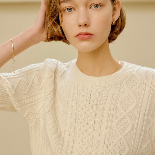 룩캐스트 케이블 반팔 니트